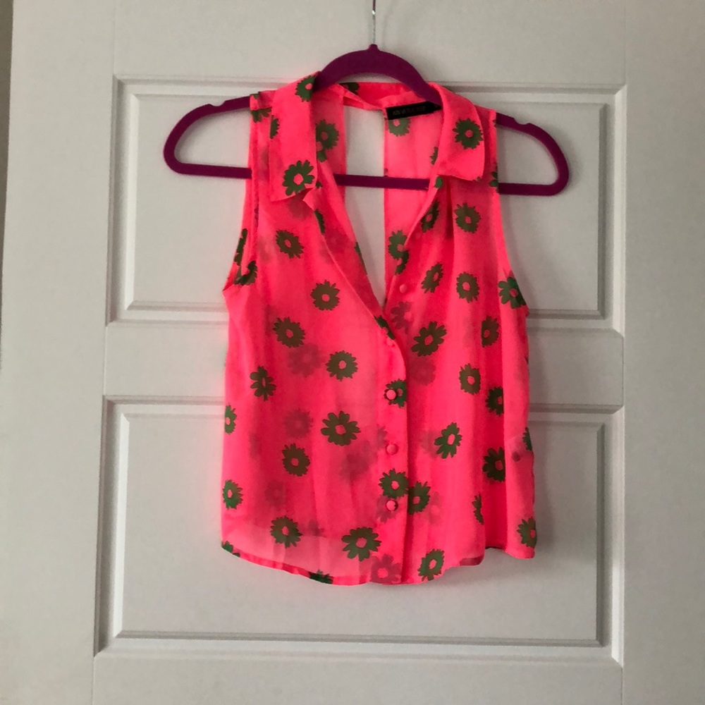 Kiwi Tucker Crop Top